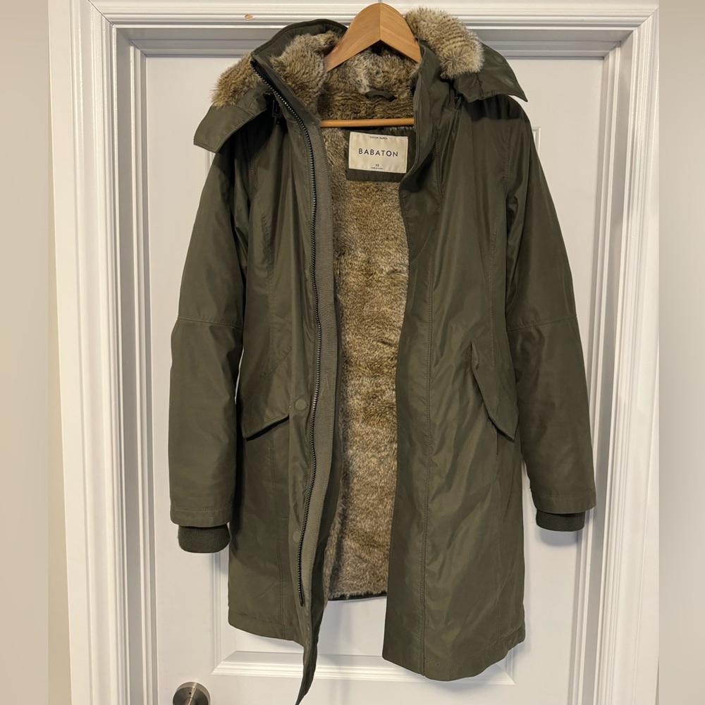ARITZIA BABATON WINTER PARKA - ARMY GREEN (XS)  LIKE NEW CONDITION